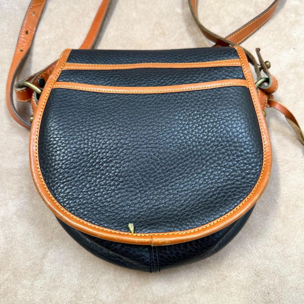 Vintage Dooney & Bourke All Weather Leather Equestrian Saddle Bag Black Tan AWL - Picture 3 of 7